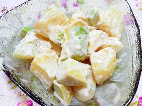 簡単☆アボカドとポテトのわさびマヨサラダ